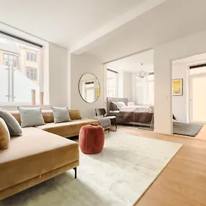 Beautiful Flats On Stroget In Center Daire