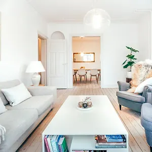 Elegant, Evocative And Cosy In Osterbro With A Panoramic View. Eco-friendly. 1km Harbour/ Beach, 3km- Center, 13km-airport. Kopenhagen