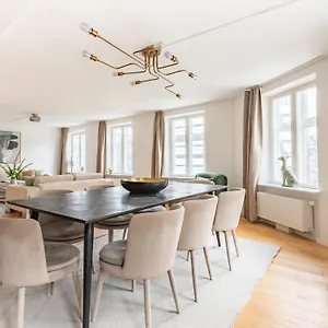 Lejlighed Sanders Regent - Chic Three-bedroom Near Square, København